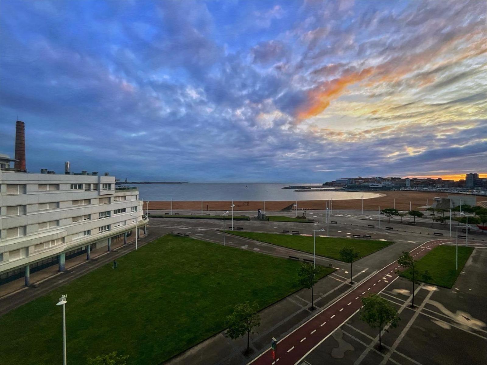شقة El Atico De La Playa Parking Gratis خيخون المظهر الخارجي الصورة